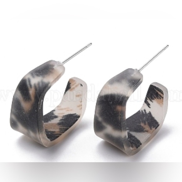 Acrylic Cheetah Resin Square Earrings - Picture 1 of 6